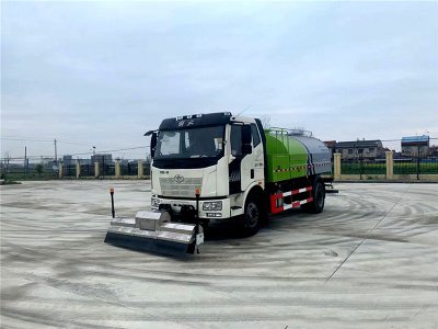 解放J6路面清洗車