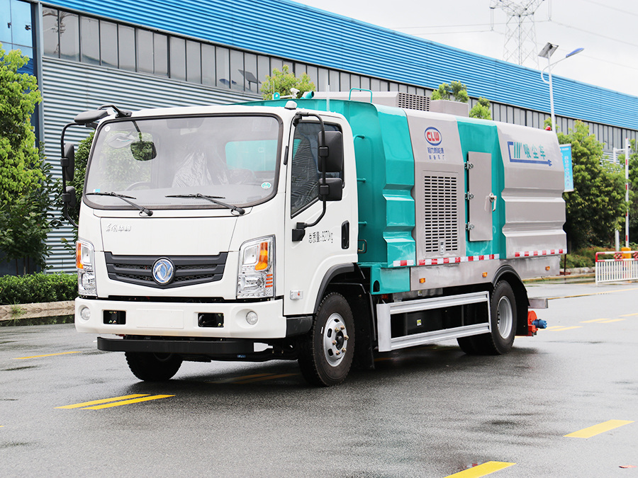 東風(fēng)華神純電動(dòng)吸塵車(chē)